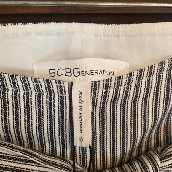 New With Tags BCBGeneration Cropped Striped Pant. White with black stripes. - Picture 3 of 4